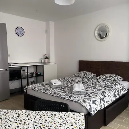 Zeini - Garsoniera Apartamento Constanţa